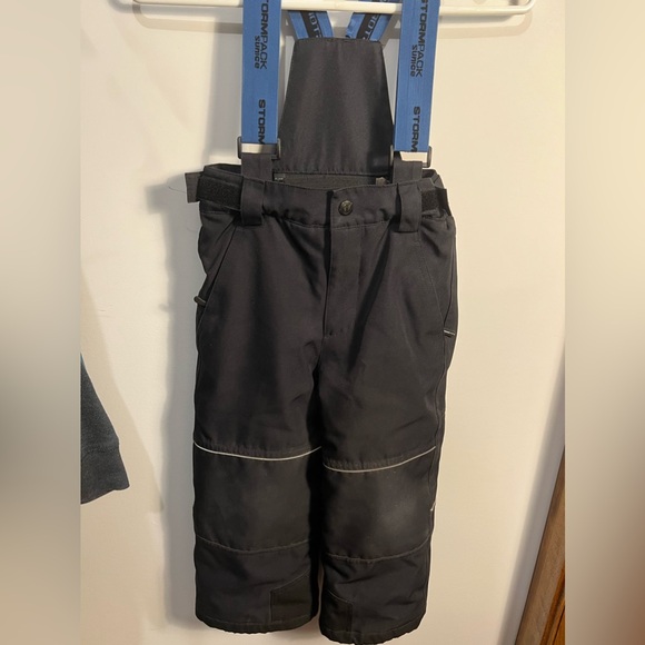Kids 4T snowsuit - Picture 2 of 7